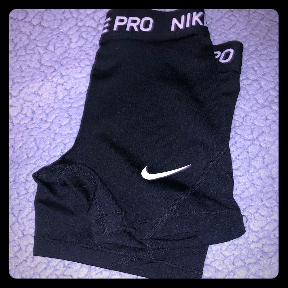 black nike pro 3” spandex
